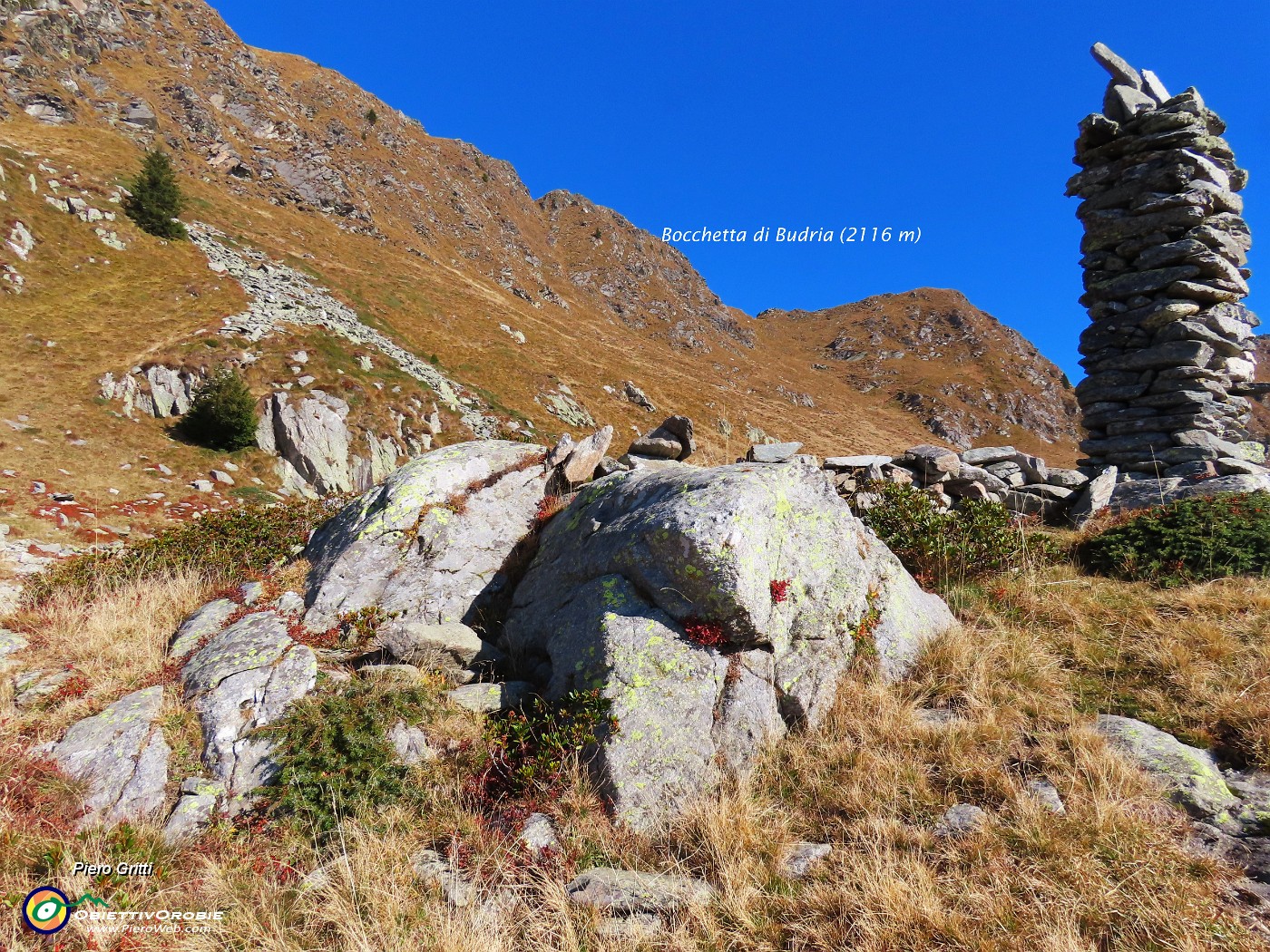 37 Dall'omone la Bocchetta di Budria che andiamo a salire.JPG